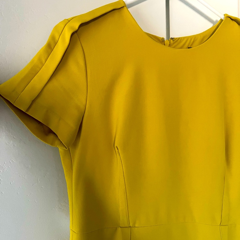 Banana republic dress with pleats!